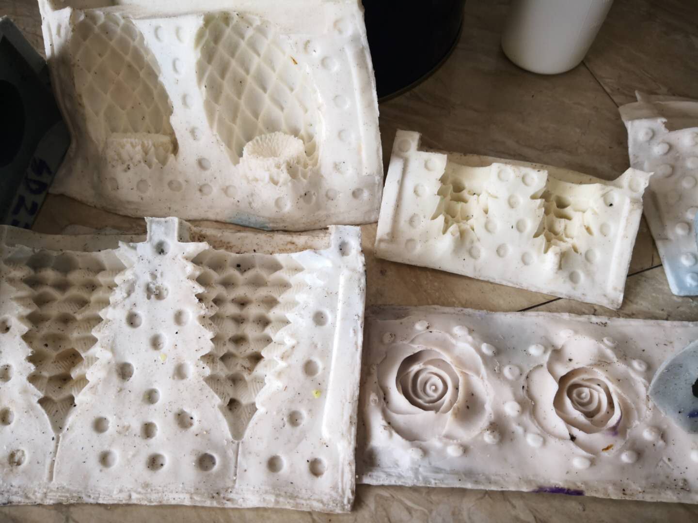 文化石硅胶使用不久有泛白情况